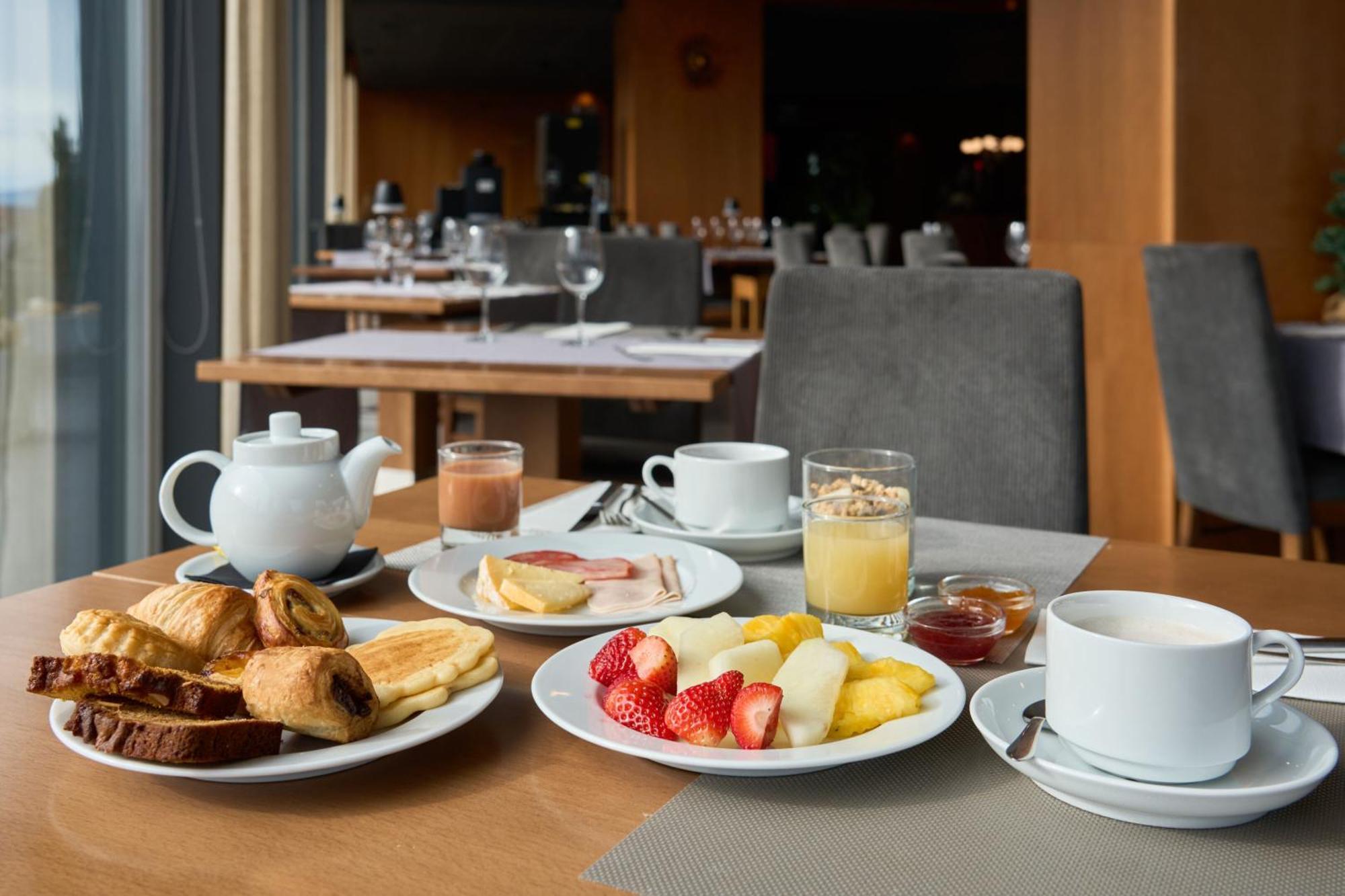 Hotel Versatile Гуарда Екстер'єр фото