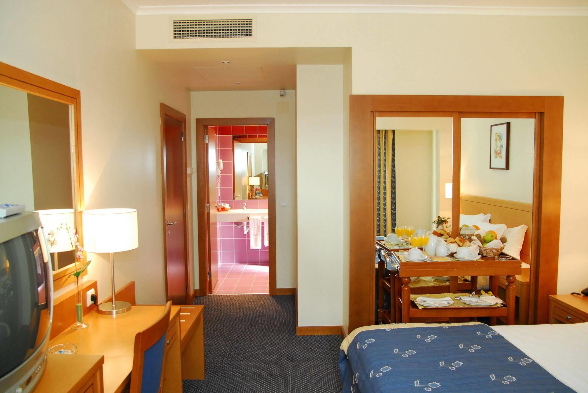 Hotel Versatile Гуарда Екстер'єр фото