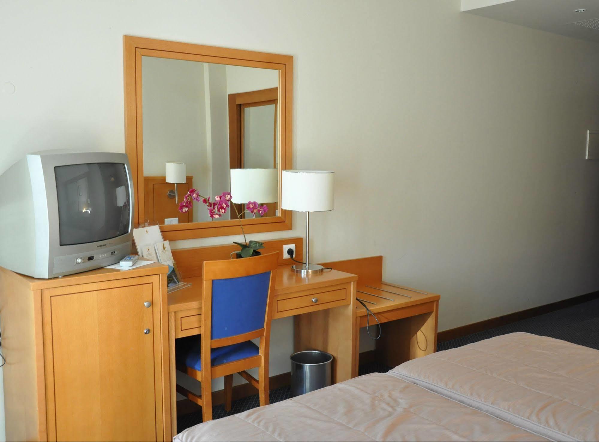 Hotel Versatile Гуарда Екстер'єр фото